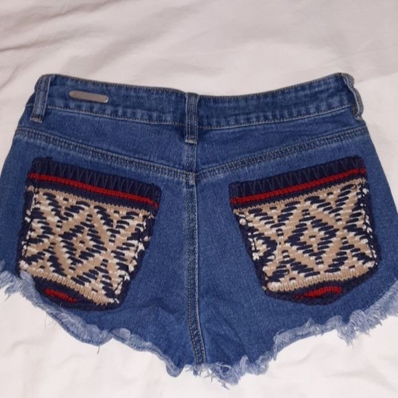 P.S. Erîn Wassøn Cutoff Jean Shorts Jorts Holes 26‎ - Picture 2 of 7